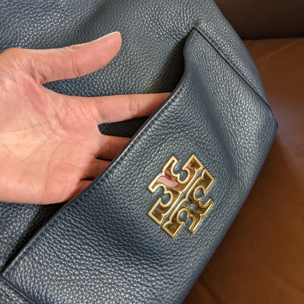 Tory Burch Slouchy Leather Tote (Large) - Picture 4 of 7